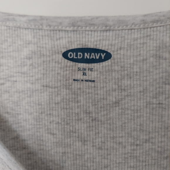 Old Navy woman top. Size XL 3/4 sleeves, cotton blend, breathable,lightweght com - Picture 3 of 4